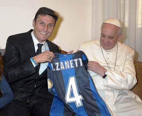 Zanetti_papa_Francesco_welovemercuri.jpg
