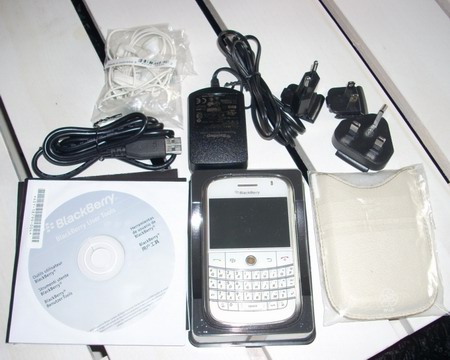 BLACK BERRY BOLD 9000 WHITE.jpg