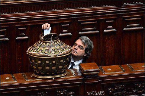 Brunetta_voto_camera_fake_welovemercuri.jpg