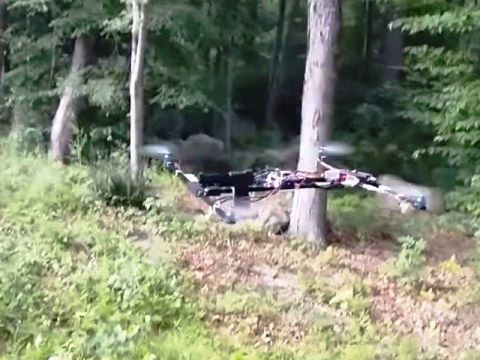 Drone equipaggiato con pistola_welovemercuri.jpg