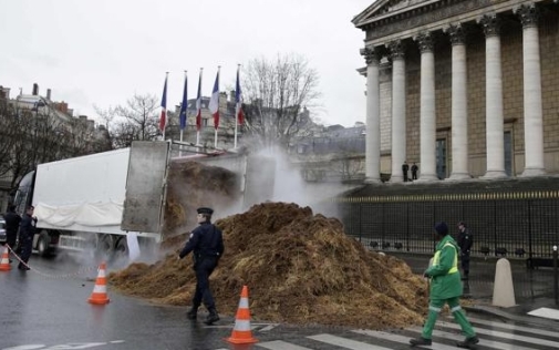 Intanto a Parigi.jpg