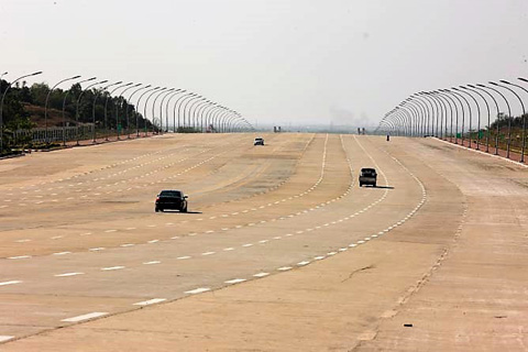 Naypyidaw in Birmania.jpg