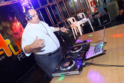 Padre DJ Zeton_welovemercuri.jpg