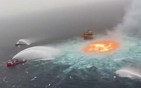 Pemex_incendio_oceano_welovemercuri.jpg