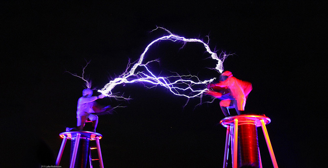 Tesla-Coils-2-Men-in-Suits-Fight-With-Electricity-2.jpg