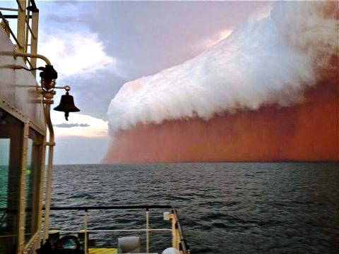 Tsunami_sabbia_Australia_welovemercuri.jpg