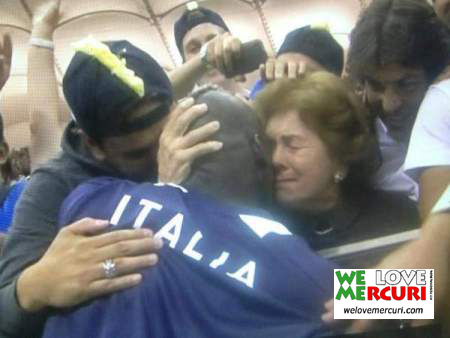 balotelli_mamma.jpg