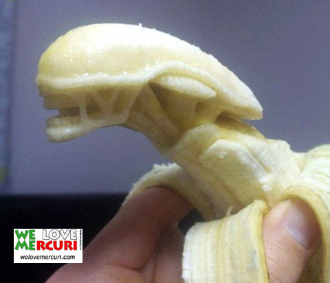 banana_alien_welovemercuri.jpg