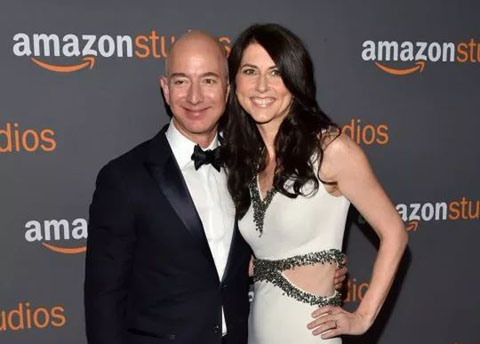 bezos-and-mackenzie.jpg