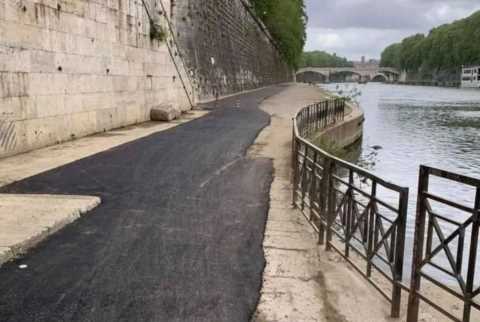 colata di asfalto_lungo_tevere_welovemercuri.jpg