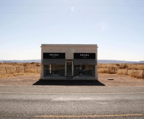 la boutique di PRADA nel deserto.jpg